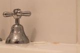 Vodní kámen v domácnosti – Jak jej odstranit?