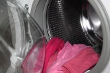 Jak vyčistit pračku s chemií i bez? Podrobný rádce